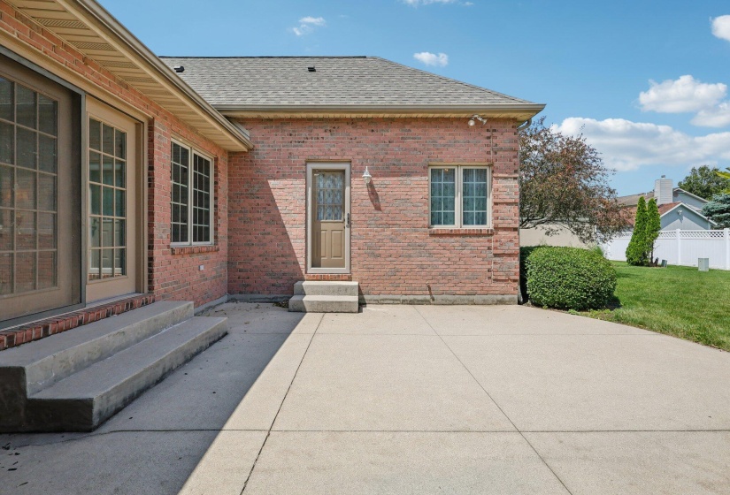47-web-or-mls-Circle Dr-2006-047