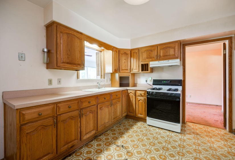 11-web-or-mls-524-rosewood-ave