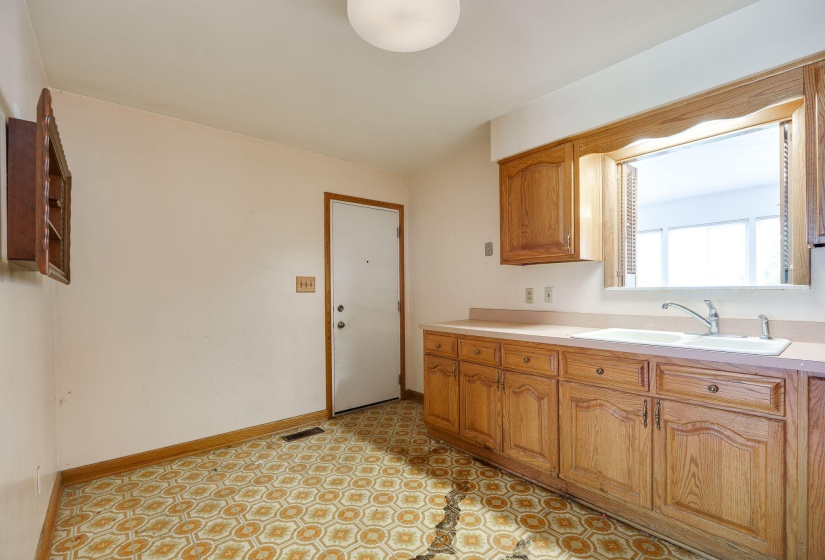 14-web-or-mls-524-rosewood-ave