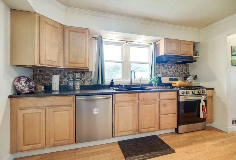 13-web-or-mls-238-kentucky-ave