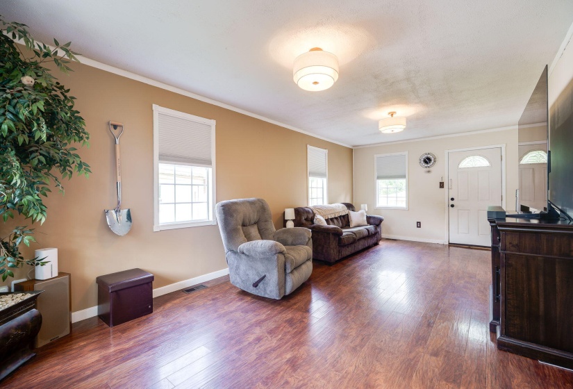 9-web-or-mls-238-kentucky-ave