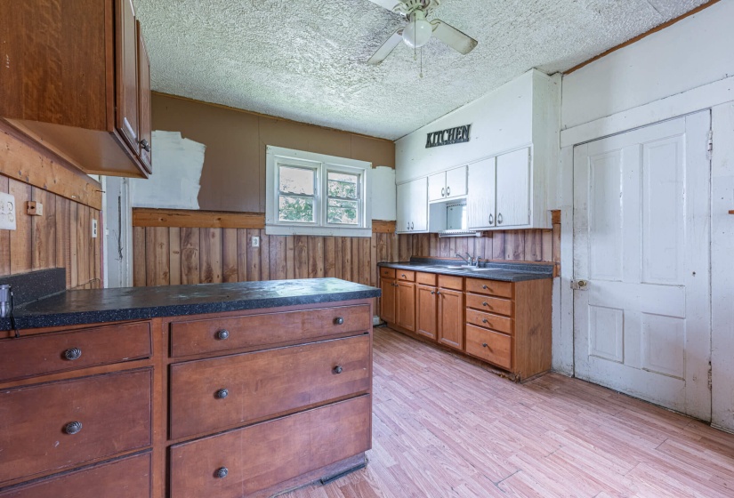 1322 Linden-10