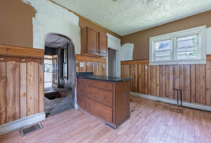 1322 Linden-11