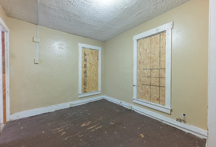 1322 Linden-18