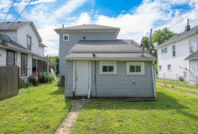 1322 Linden-21