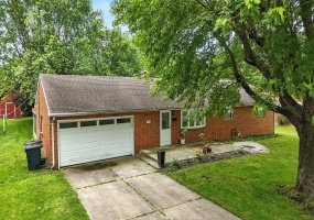 221 Royal Lane, Enon, Ohio 45323, 3 Bedrooms Bedrooms, ,2 BathroomsBathrooms,Residential,For Sale,Royal,1039565