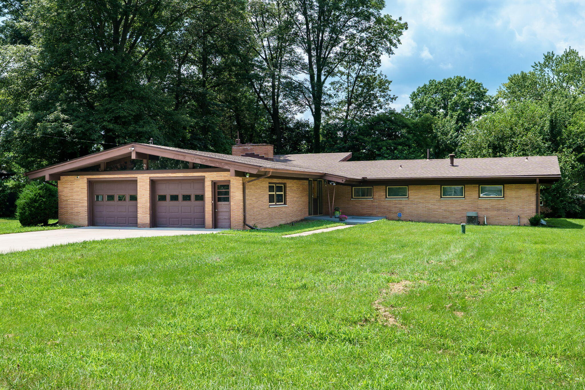 761 Dorchester Drive, Springfield, Ohio 45506