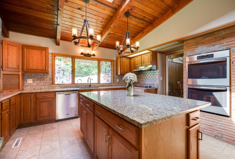 20-web-or-mls-761-dorchester-dr