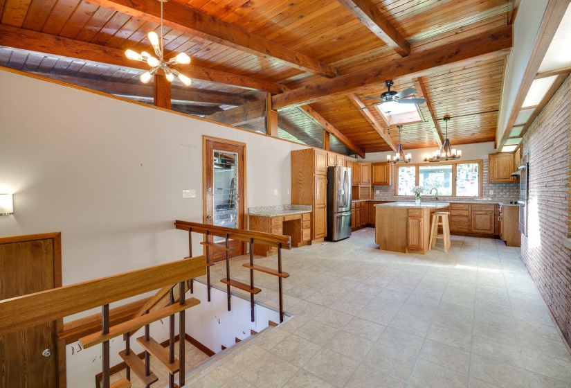 11-web-or-mls-761-dorchester-dr
