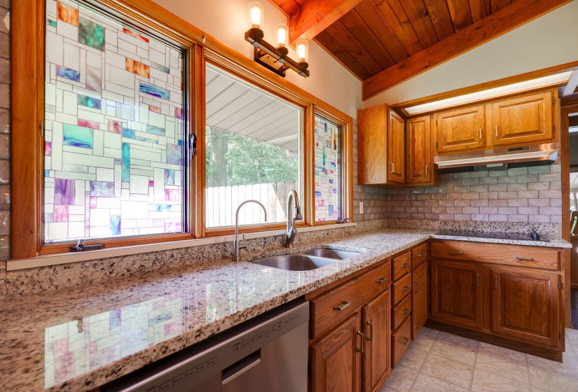 16-web-or-mls-761-dorchester-dr