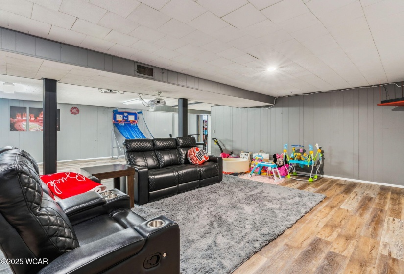209 Barnsbury Drive, Lima, Ohio, 3 Bedrooms Bedrooms, ,3 BathroomsBathrooms,Residential,For Sale,Barnsbury,307462