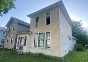 211 Madriver Street, Bellefontaine, Ohio 43311, 3 Bedrooms Bedrooms, ,1 BathroomBathrooms,Residential,For Sale,Madriver,1039597