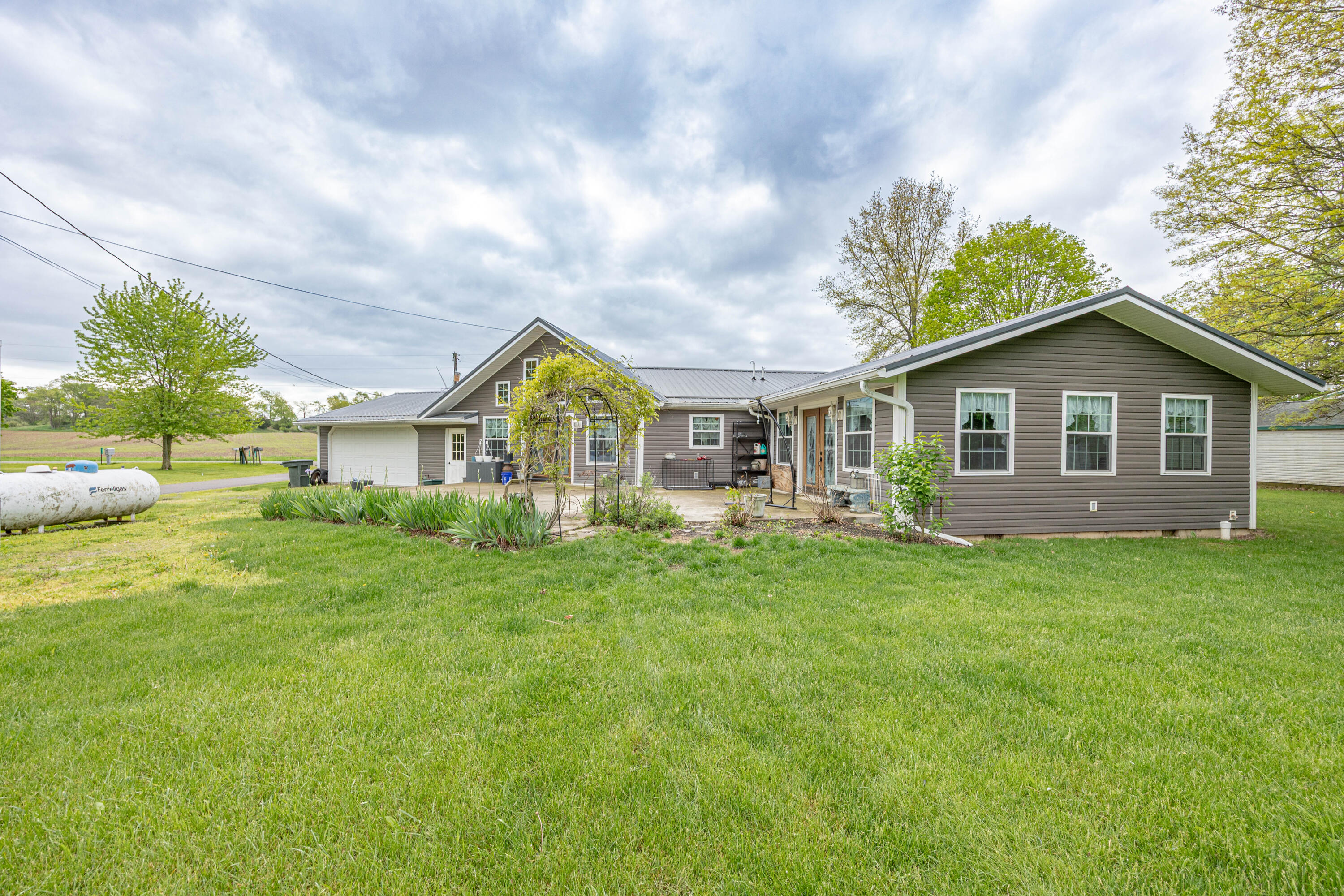 16949 Township Road 39, Belle Center, Ohio 43310