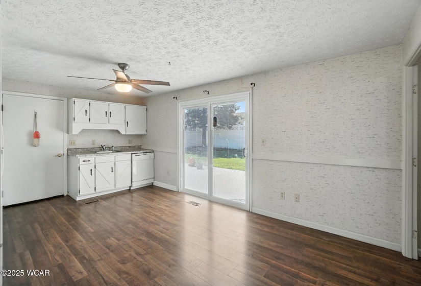 801 Daisy Drive, Wapakoneta, Ohio, 3 Bedrooms Bedrooms, ,2 BathroomsBathrooms,Residential,For Sale,Daisy,307487