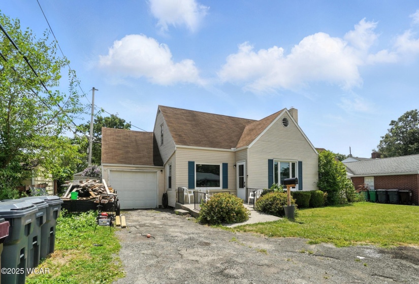 1919 HIllcrest Drive, Lima, Ohio, 2 Bedrooms Bedrooms, ,1 BathroomBathrooms,Residential,For Sale,HIllcrest,307491