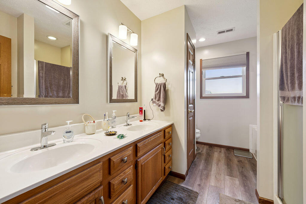 565 Brookmeade Court, Troy, Ohio 45373