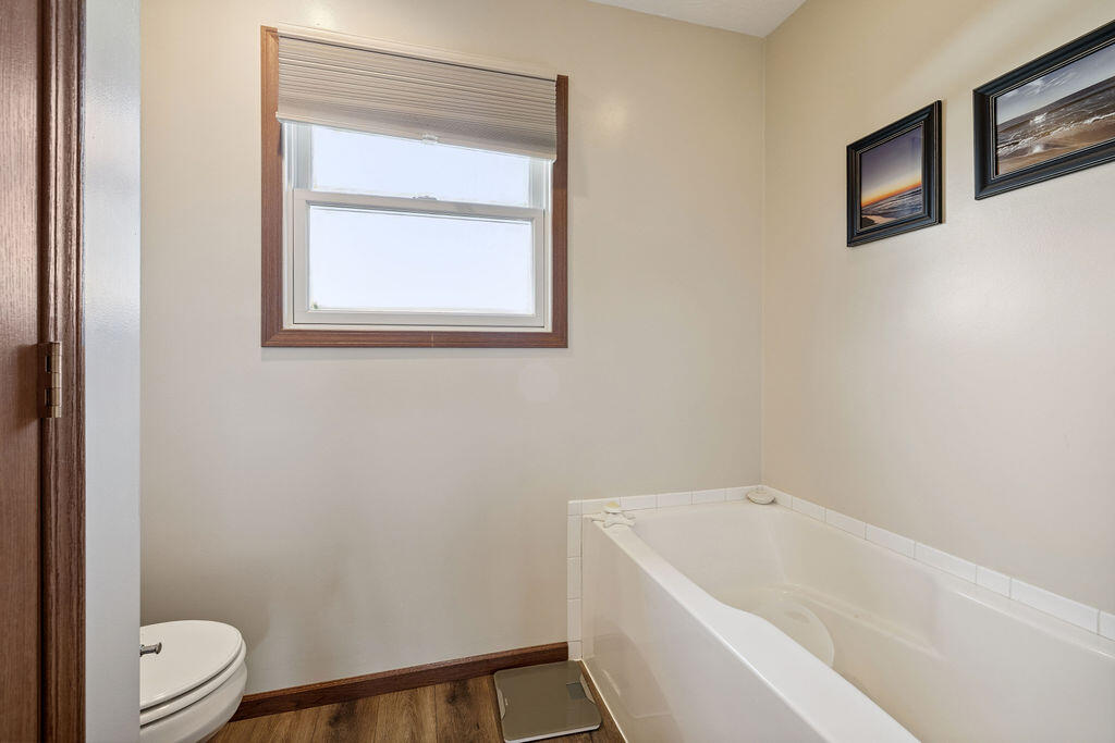 565 Brookmeade Court, Troy, Ohio 45373