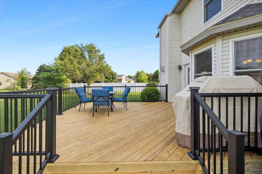 565 Brookmeade Court, Troy, Ohio 45373