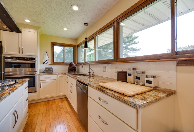25-web-or-mls-3931-e-enon-rd