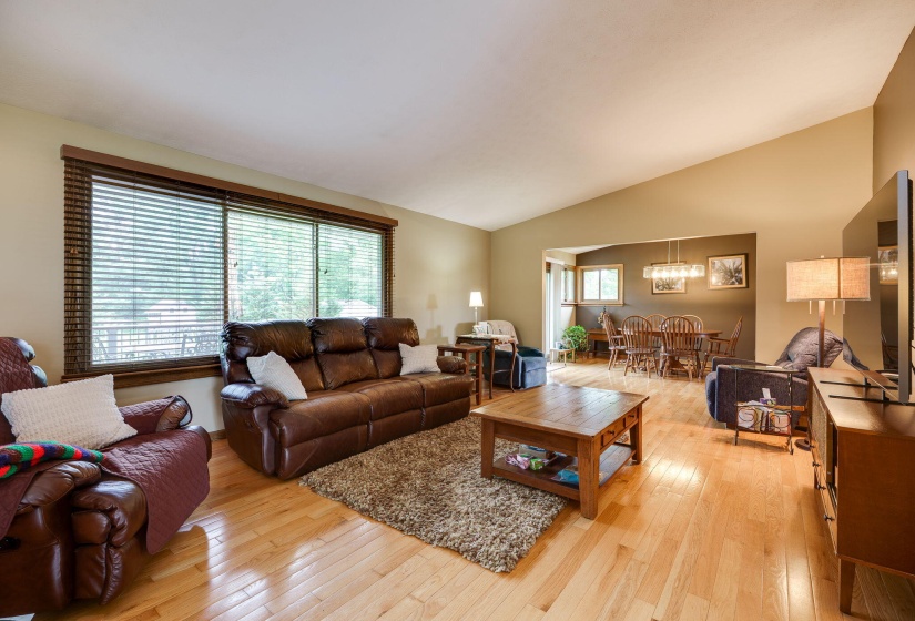 15-web-or-mls-3931-e-enon-rd