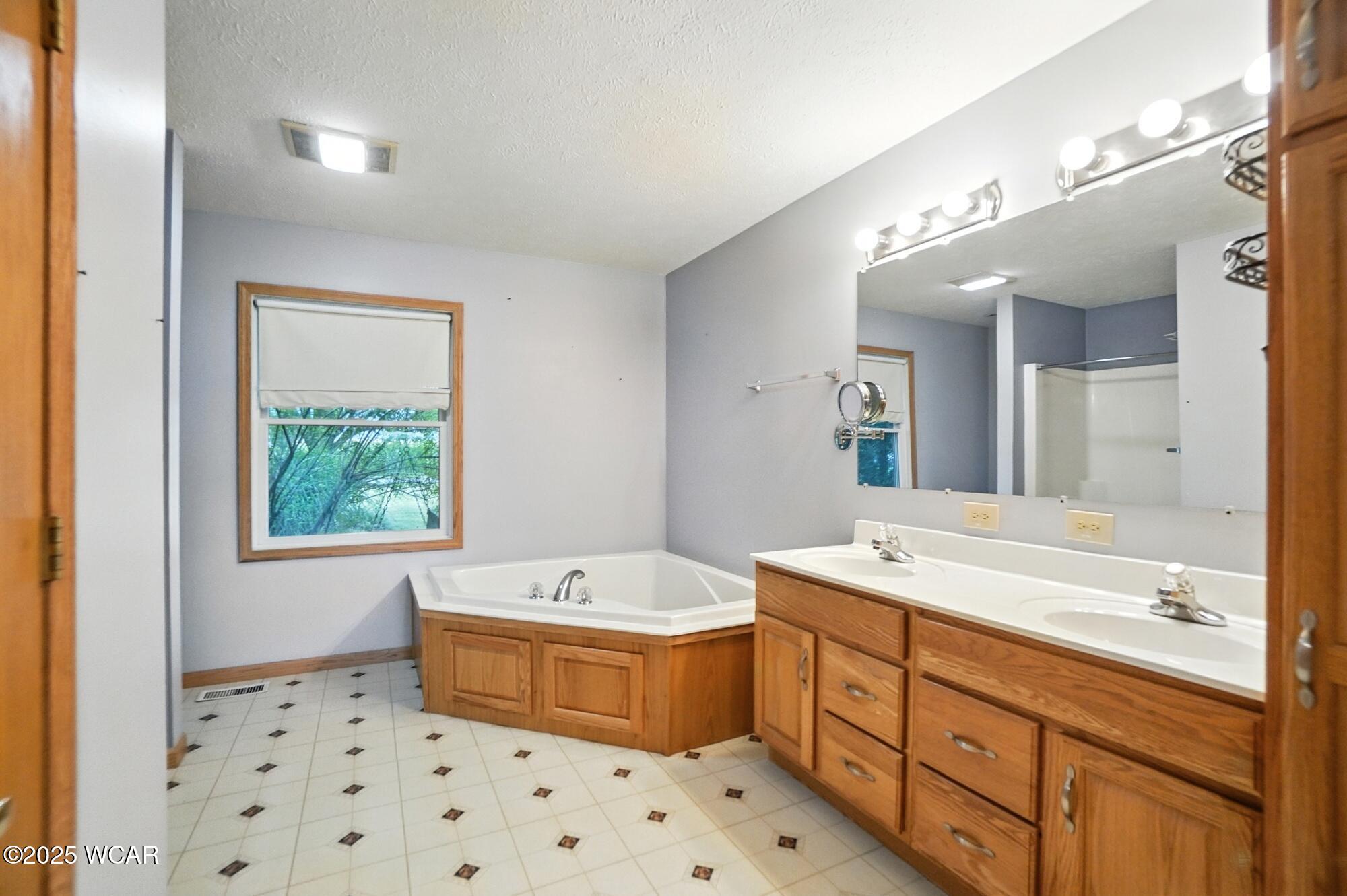12242 Dustman Road, Van Wert, Ohio