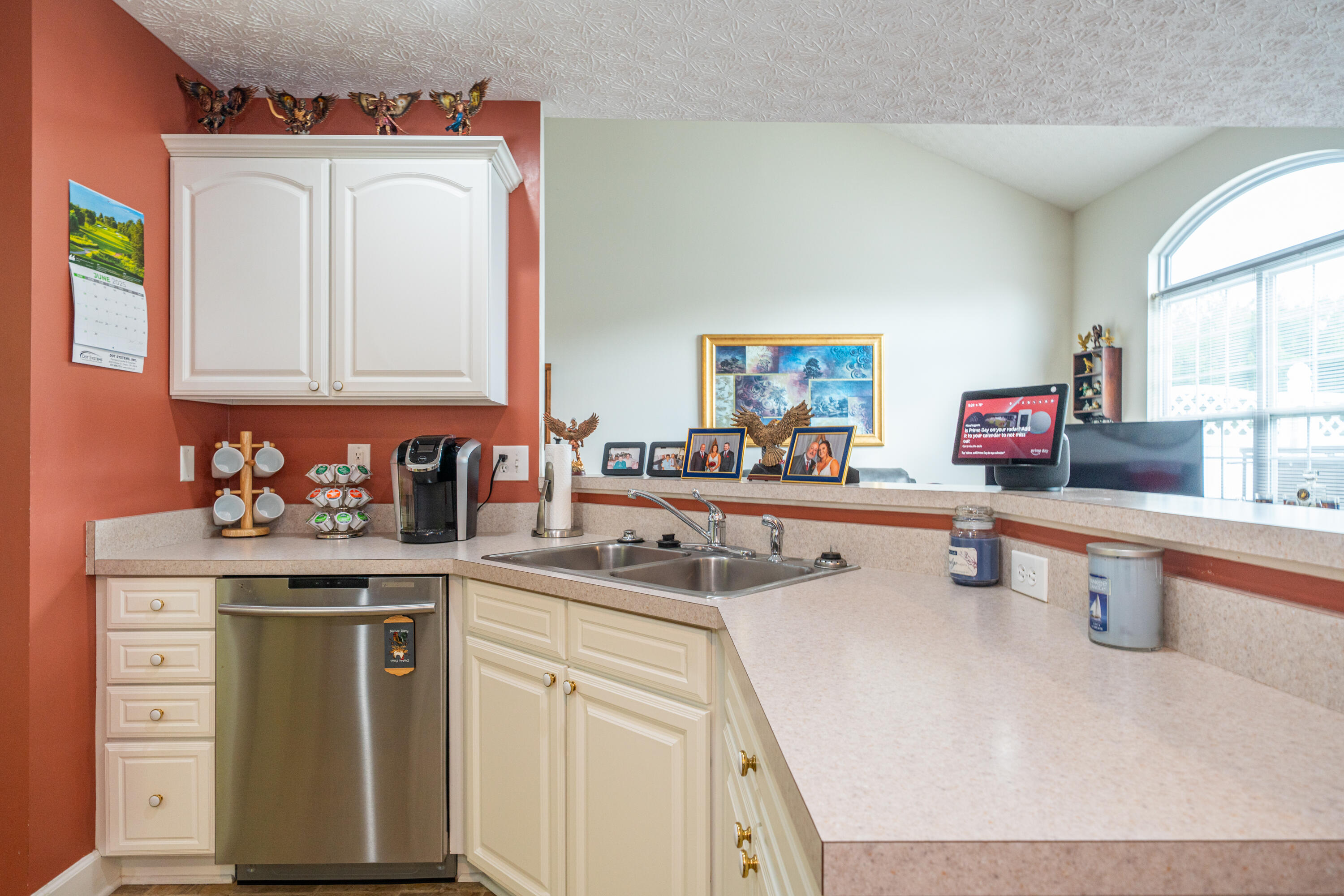6991 Salon Circle, Huber Heights, Ohio 45424