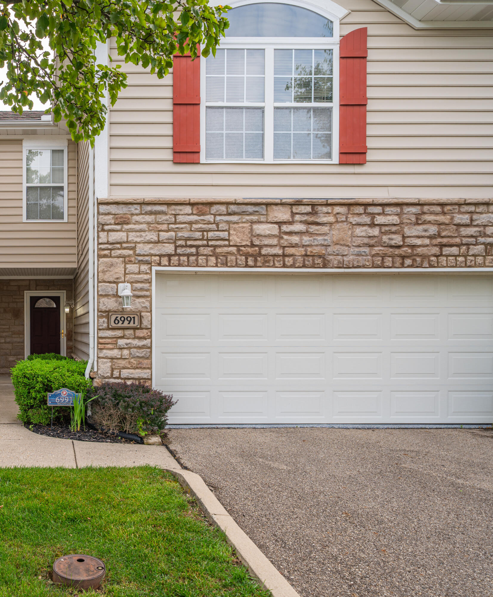 6991 Salon Circle, Huber Heights, Ohio 45424