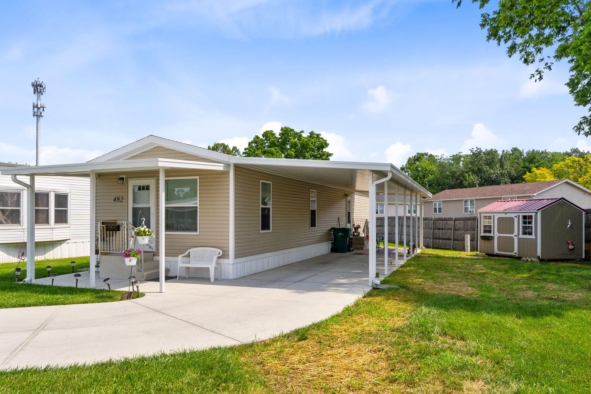 482 Oak Lawn Drive, Fairborn, Ohio 45324