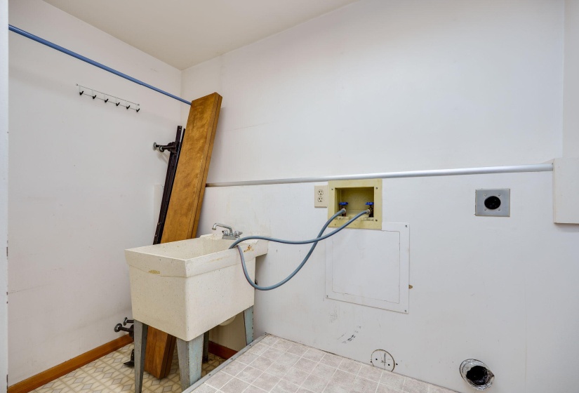 14-web-or-mls-4403-clayton-rd