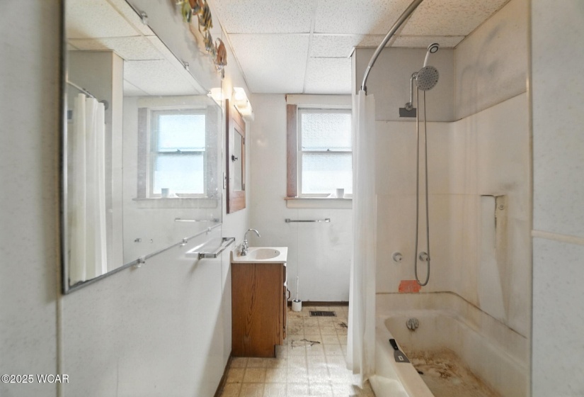 406 Mechanic Street, Wapakoneta, Ohio, 3 Bedrooms Bedrooms, ,1 BathroomBathrooms,Residential,For Sale,Mechanic,307507