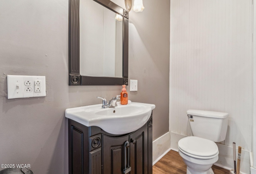 408 Vine Street, Kenton, Ohio, 2 Bedrooms Bedrooms, ,1 BathroomBathrooms,Residential,For Sale,Vine,307544