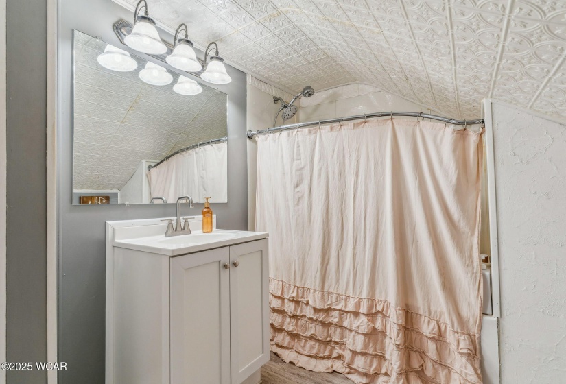408 Vine Street, Kenton, Ohio, 2 Bedrooms Bedrooms, ,1 BathroomBathrooms,Residential,For Sale,Vine,307544