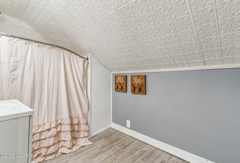 408 Vine Street, Kenton, Ohio, 2 Bedrooms Bedrooms, ,1 BathroomBathrooms,Residential,For Sale,Vine,307544