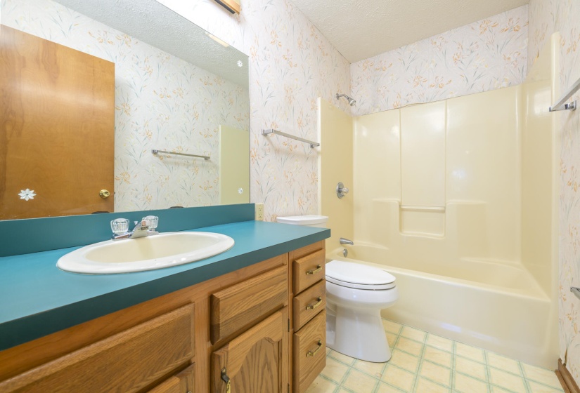 910 Hilltop-14