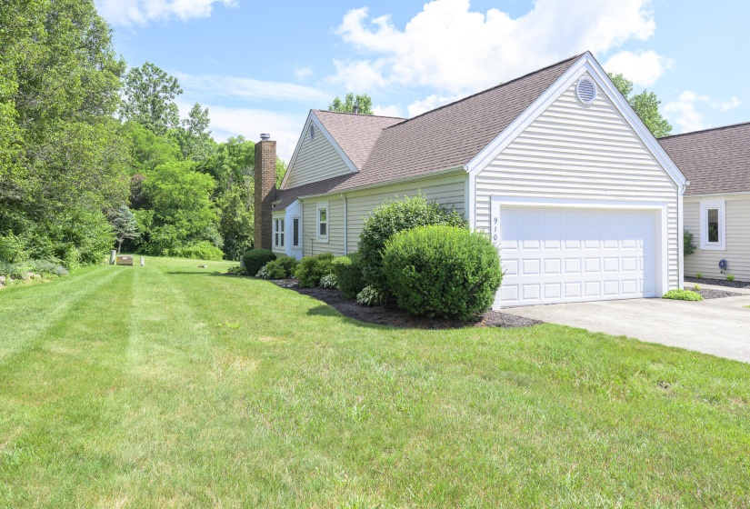 910 Hilltop-24