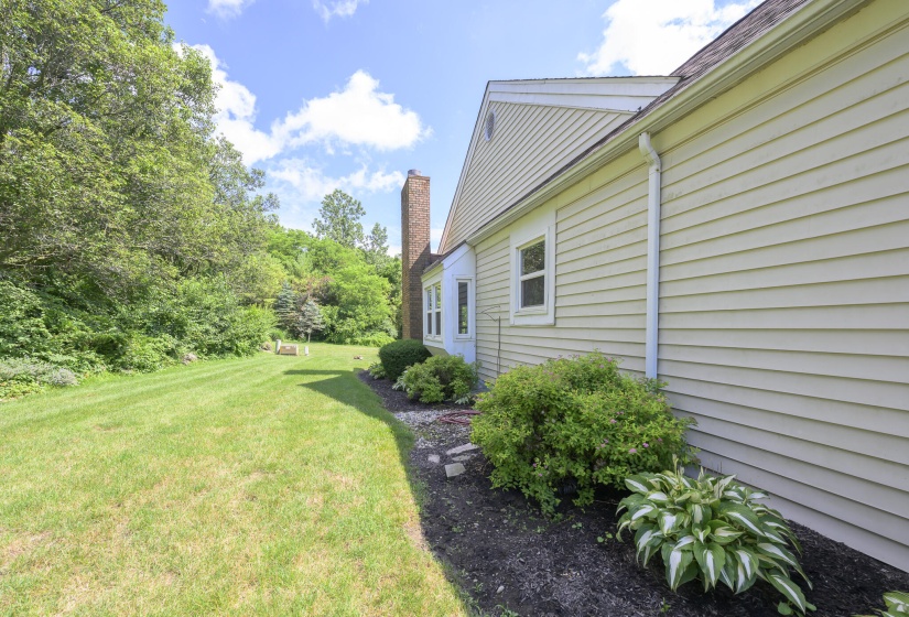 910 Hilltop-25