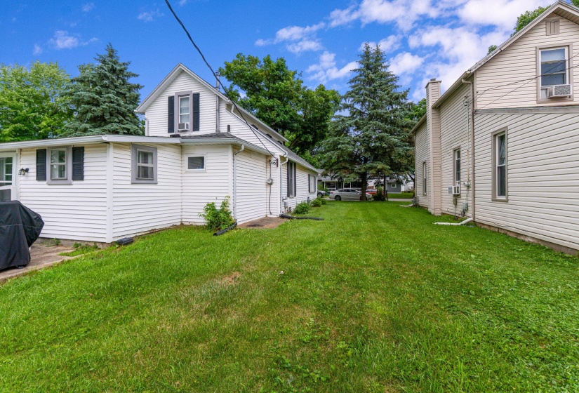 1236 S Detroit Street (Exterior)-16