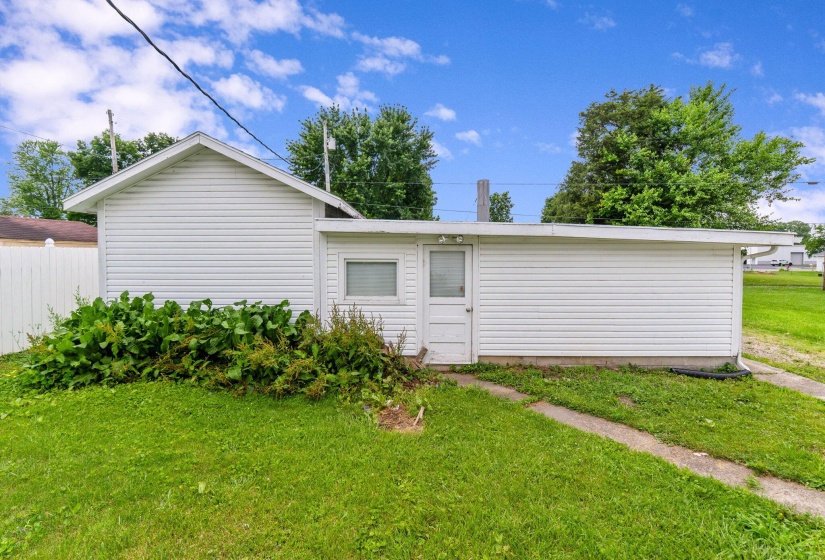 1236 S Detroit Street (Exterior)-17