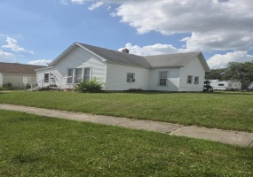 926 Hendricks Avenue, Saint Marys, Ohio 45885, 2 Bedrooms Bedrooms, ,1 BathroomBathrooms,Residential,For Sale,Hendricks,1039783
