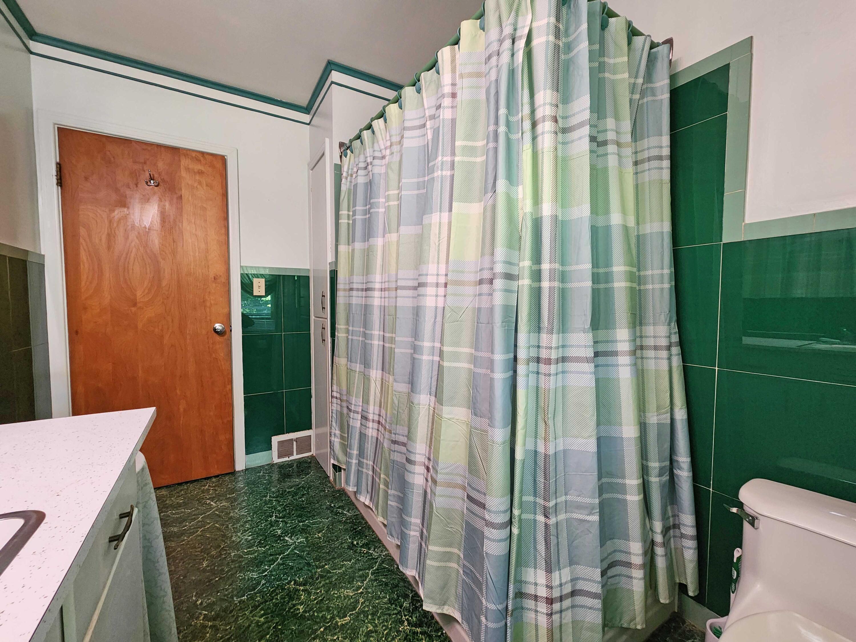 851 County Line Road, Springfield, Ohio 45502