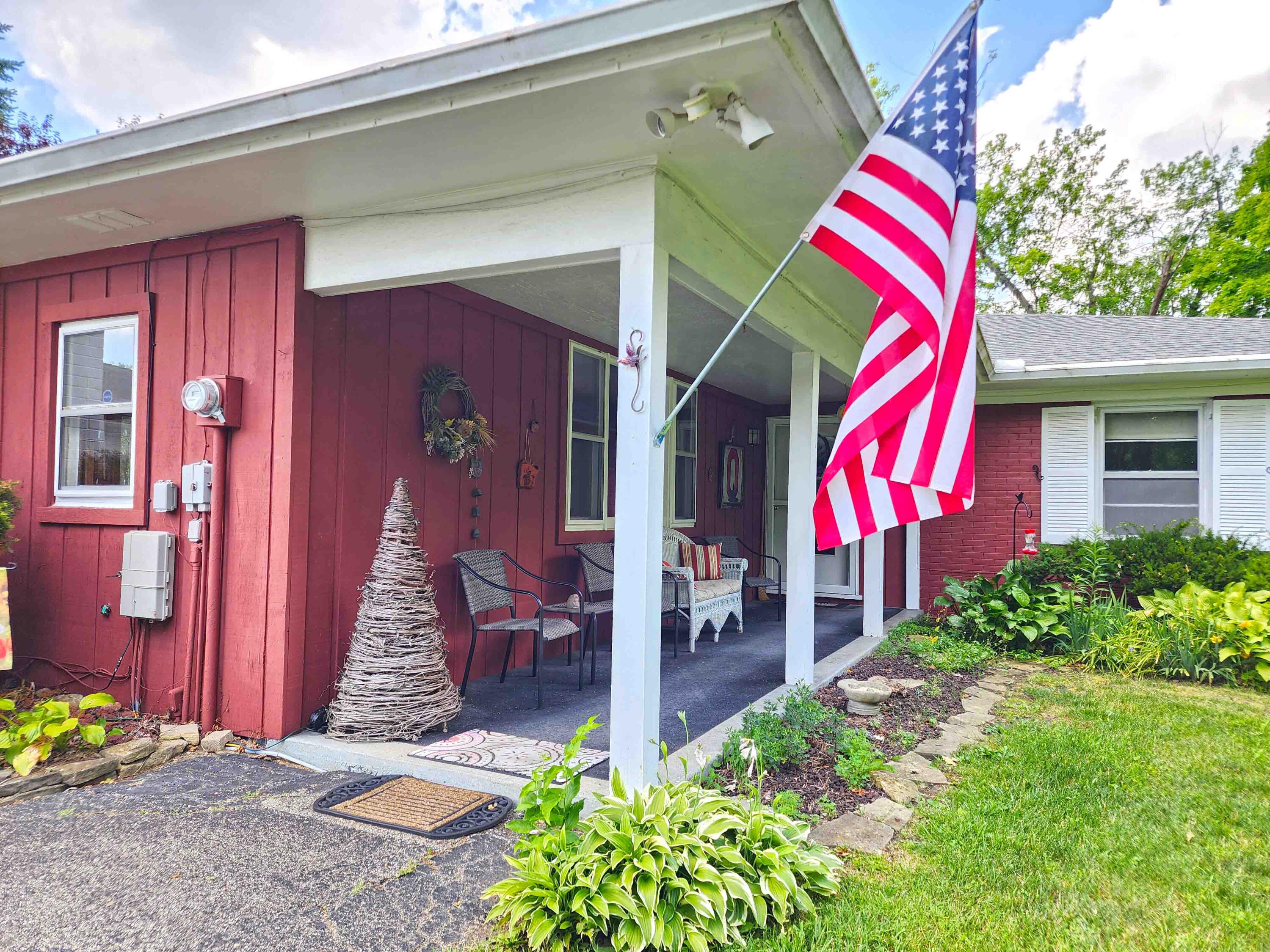 851 County Line Road, Springfield, Ohio 45502