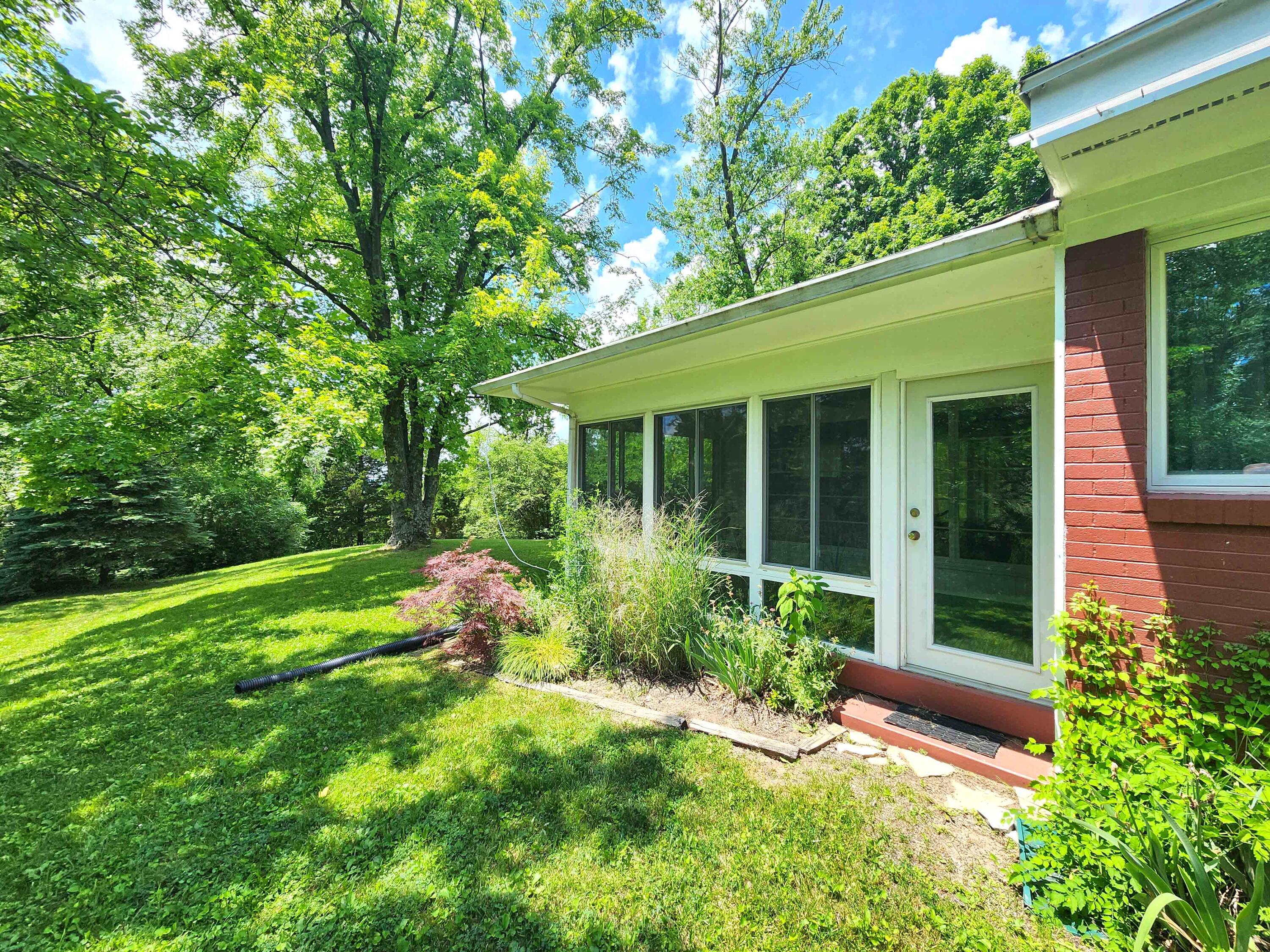 851 County Line Road, Springfield, Ohio 45502