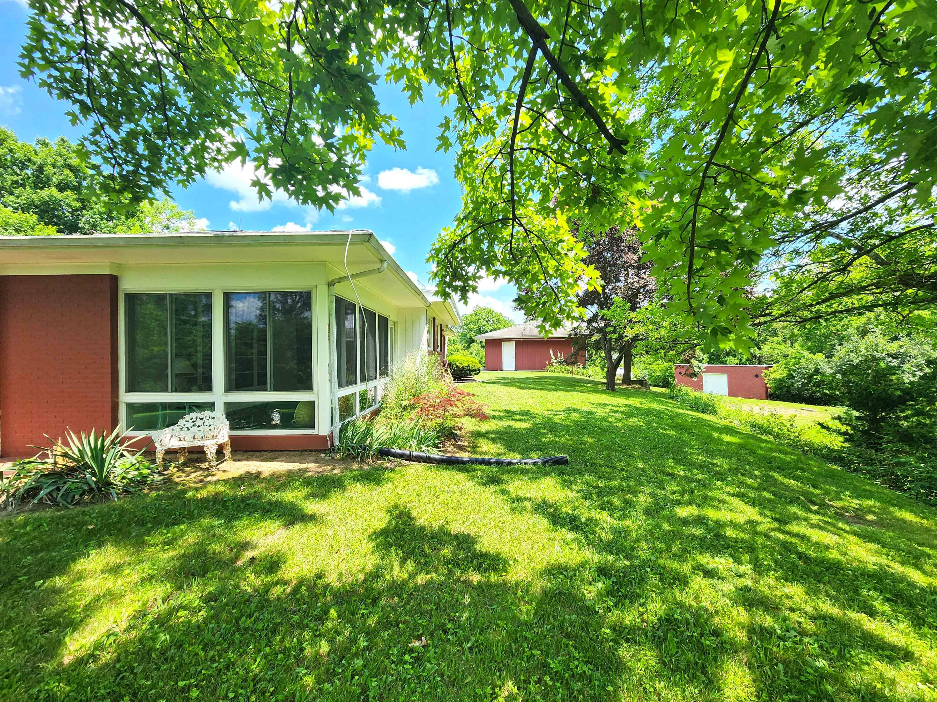 851 County Line Road, Springfield, Ohio 45502