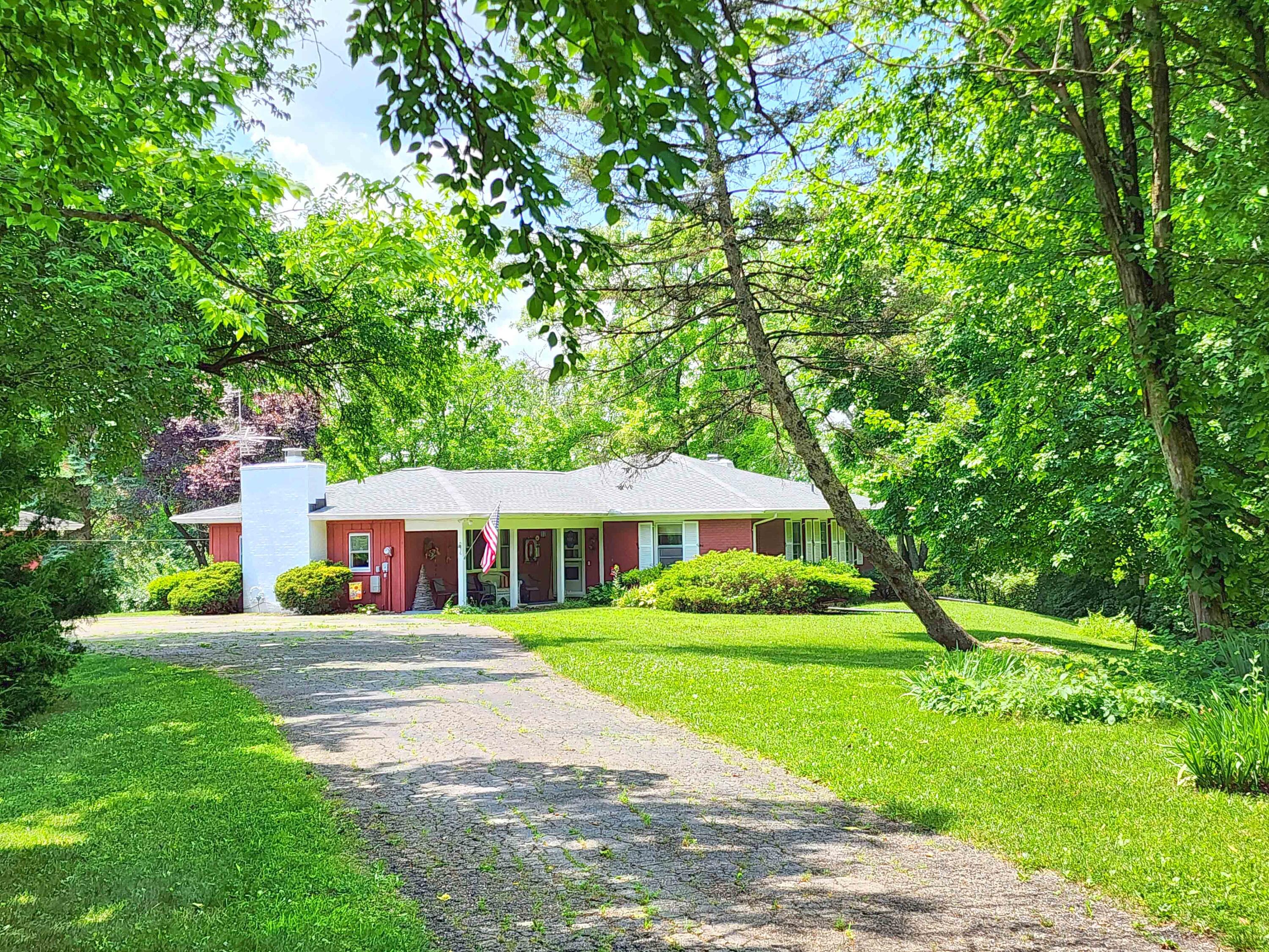851 County Line Road, Springfield, Ohio 45502