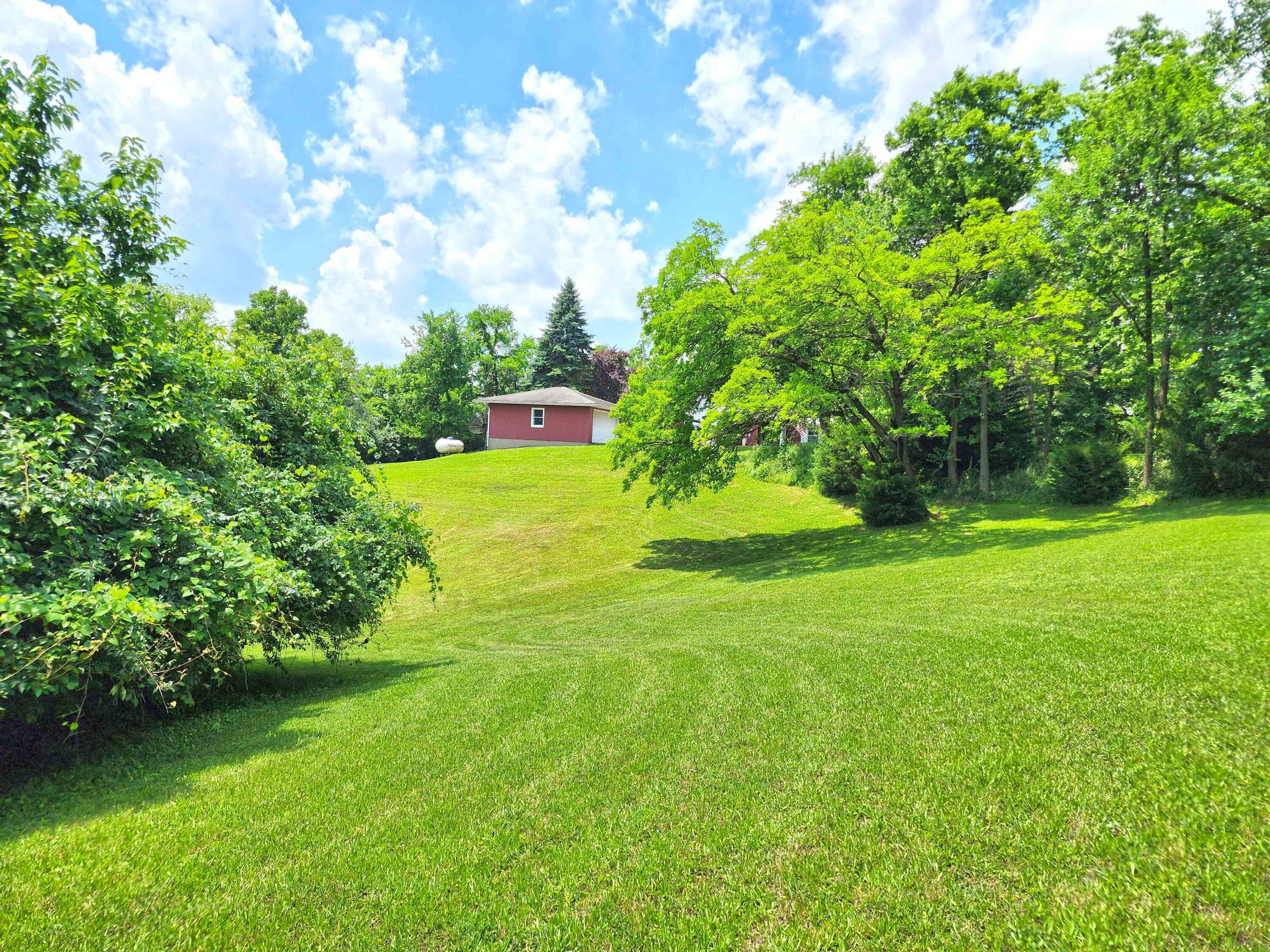 851 County Line Road, Springfield, Ohio 45502