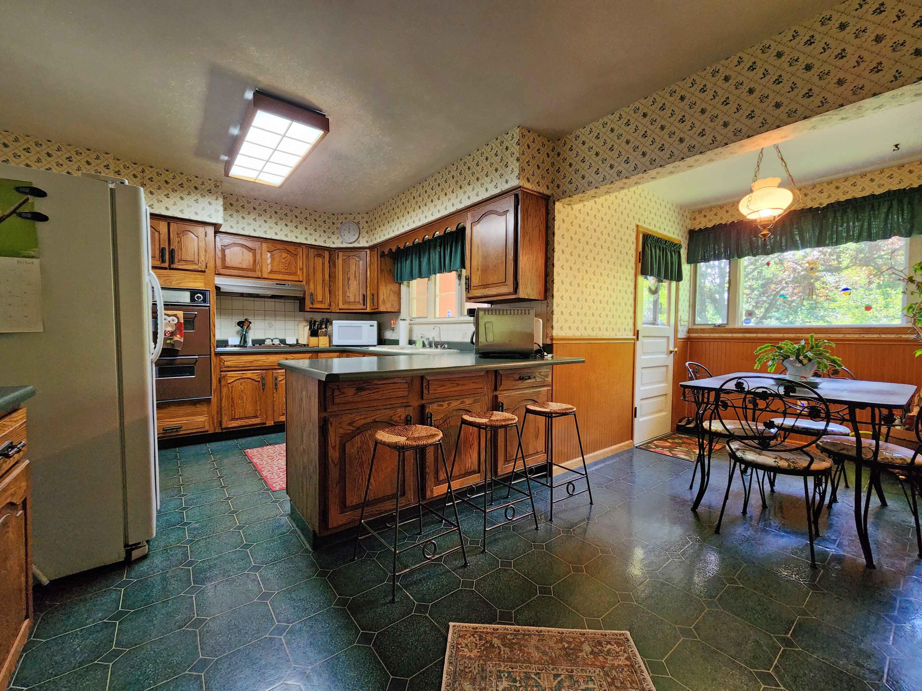 851 County Line Road, Springfield, Ohio 45502