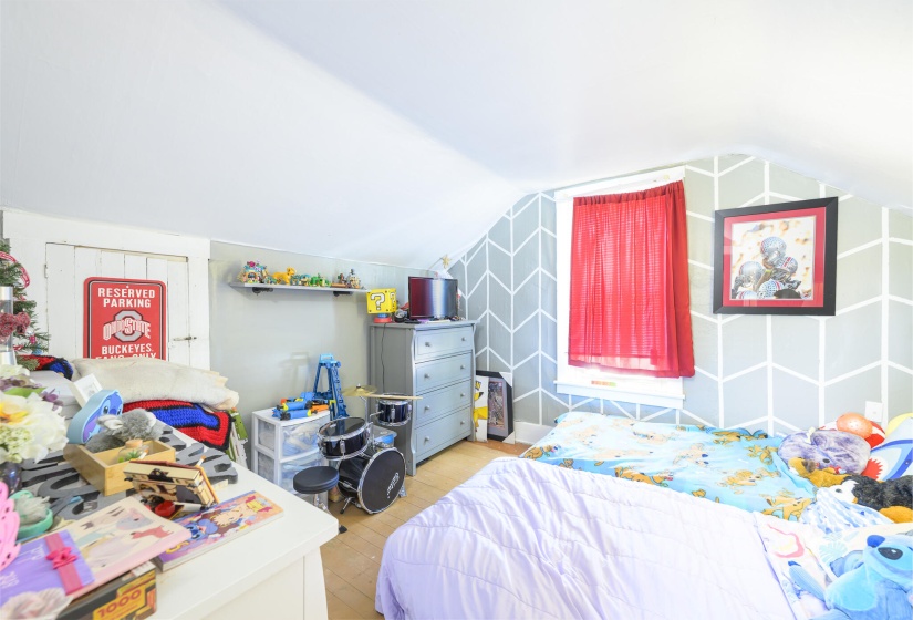 208 E Main-12