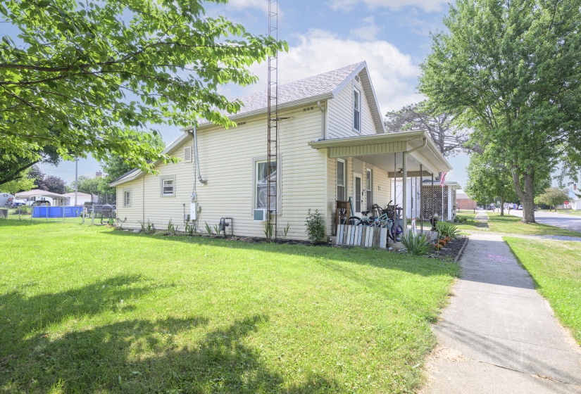 208 E Main-30