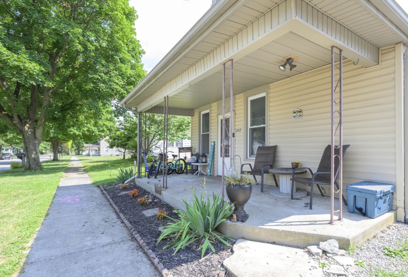 208 E Main-16
