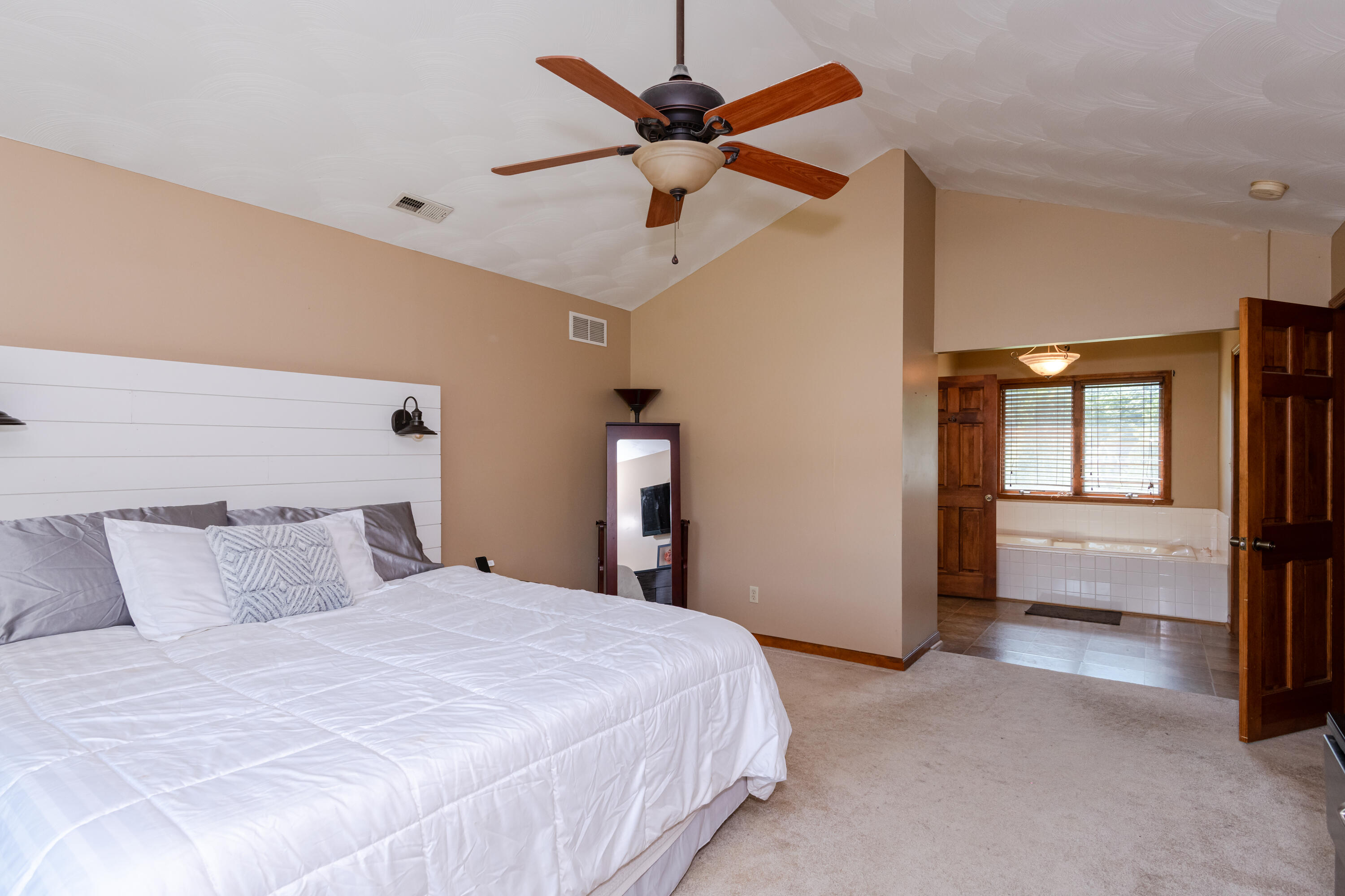 2385 Ashbrook Drive, Springfield, Ohio 45502